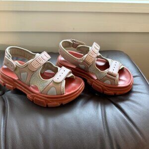 Gucci Two Tone Leather and Mesh Aguru Sandals Size 36.5